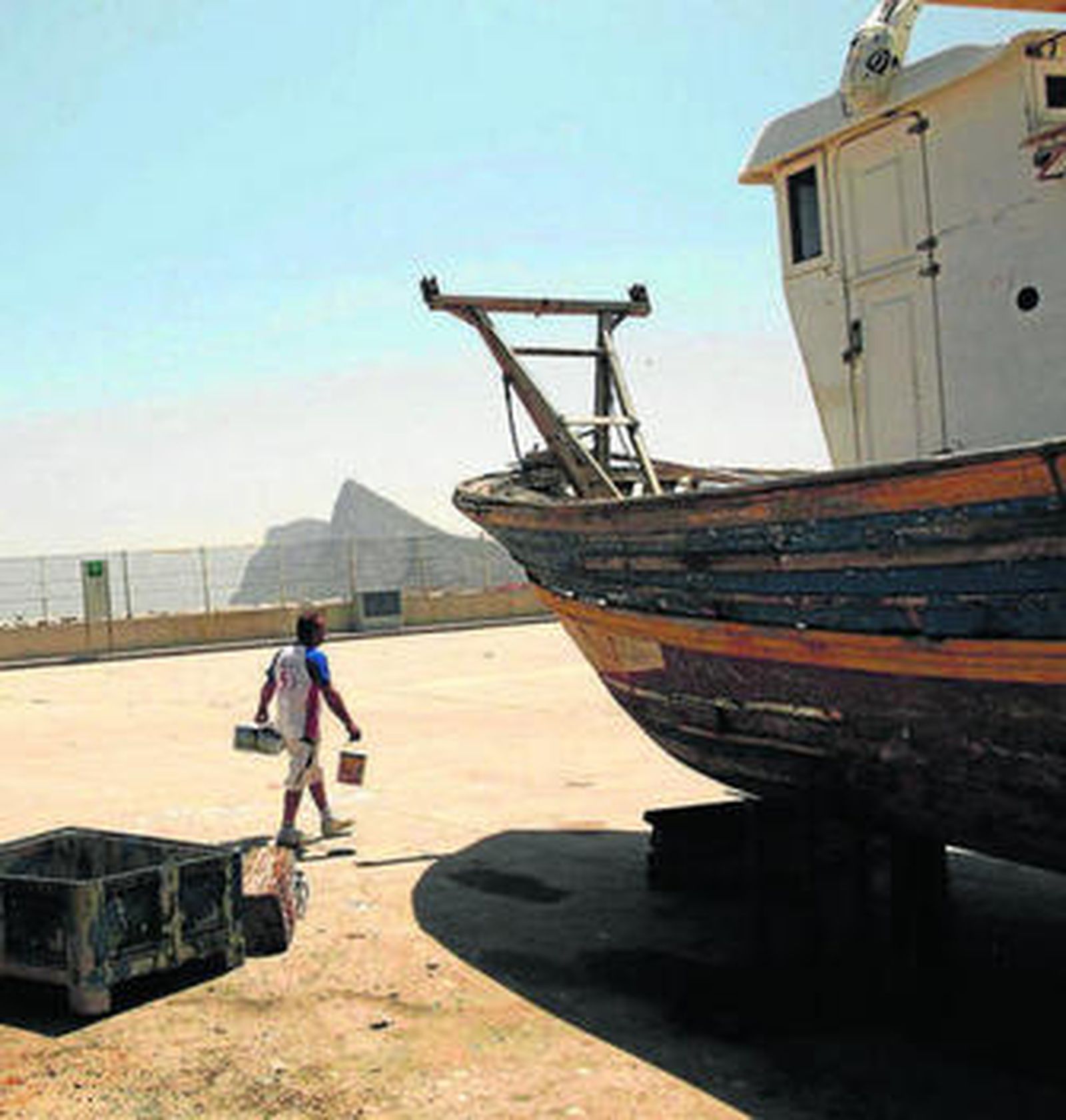 Imagen captada ayer del Peñón desde el puerto linense.