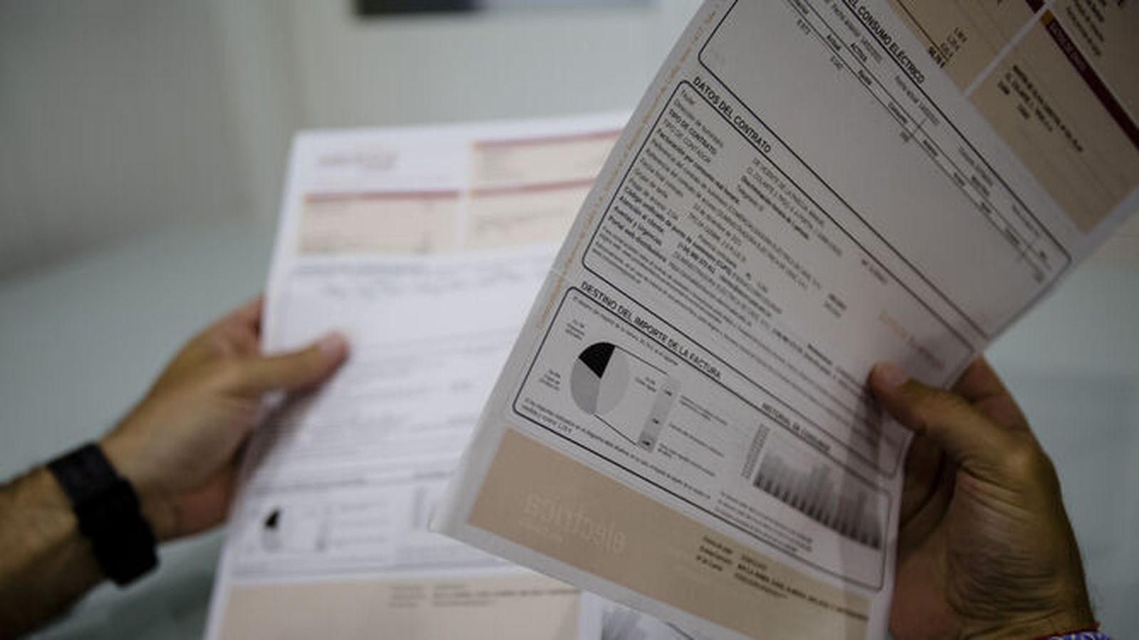 Precio de la luz: estas son las horas más caras y baratas de hoy.