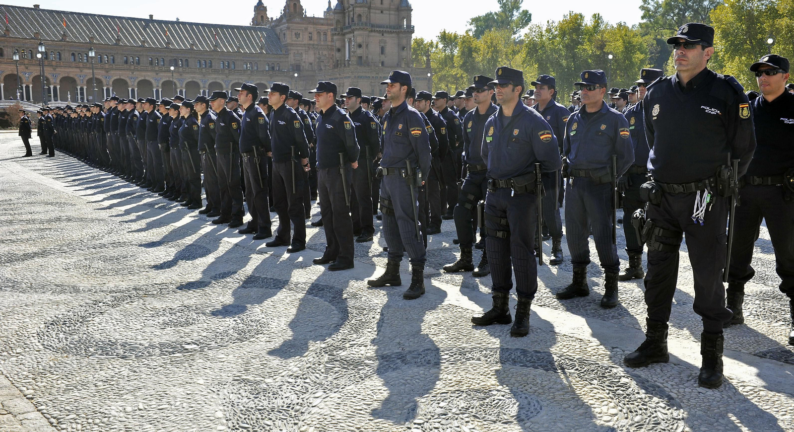 Un grupo de policías en formación.