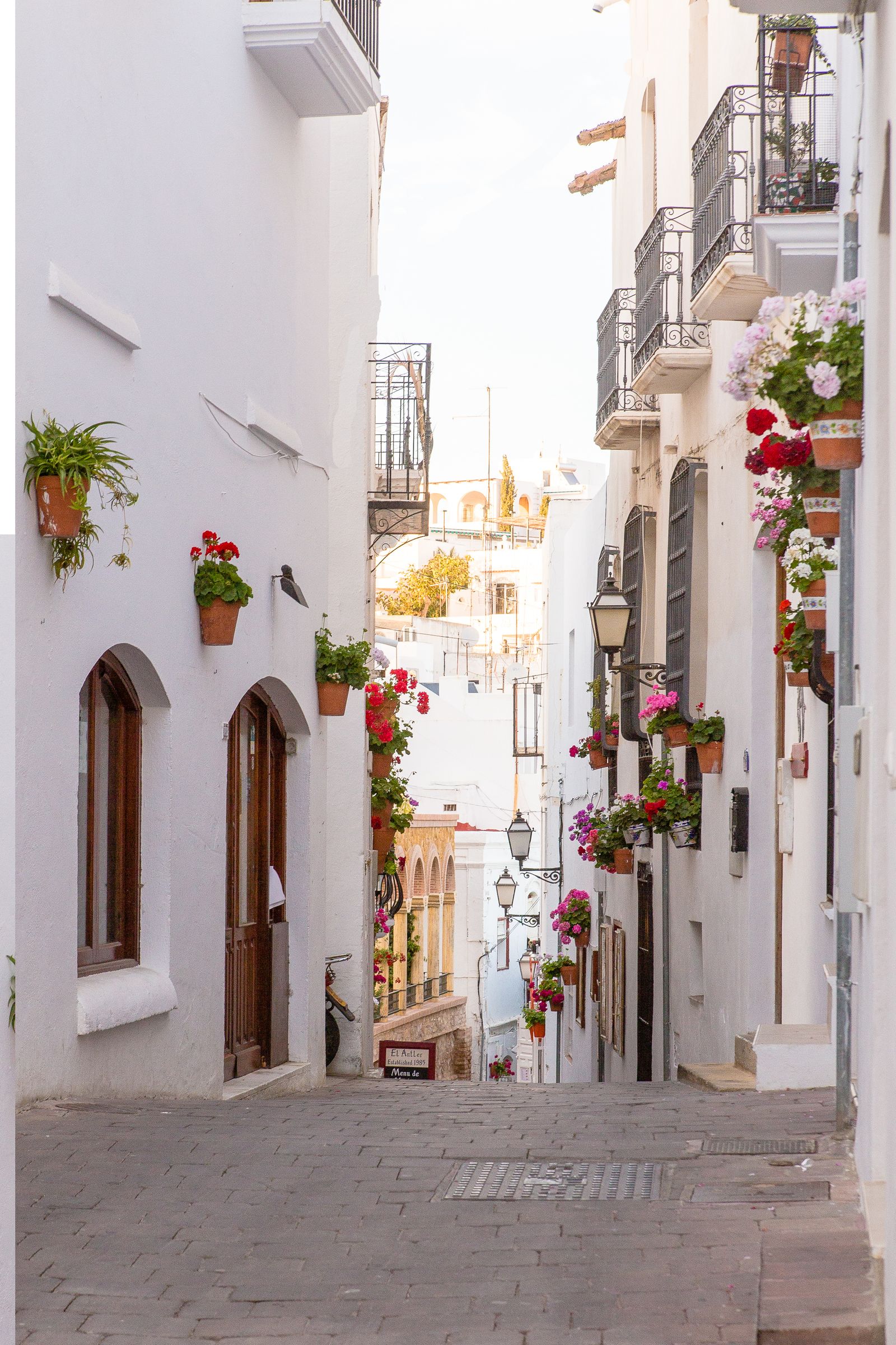 Una de las típicas calles mojaqueras.