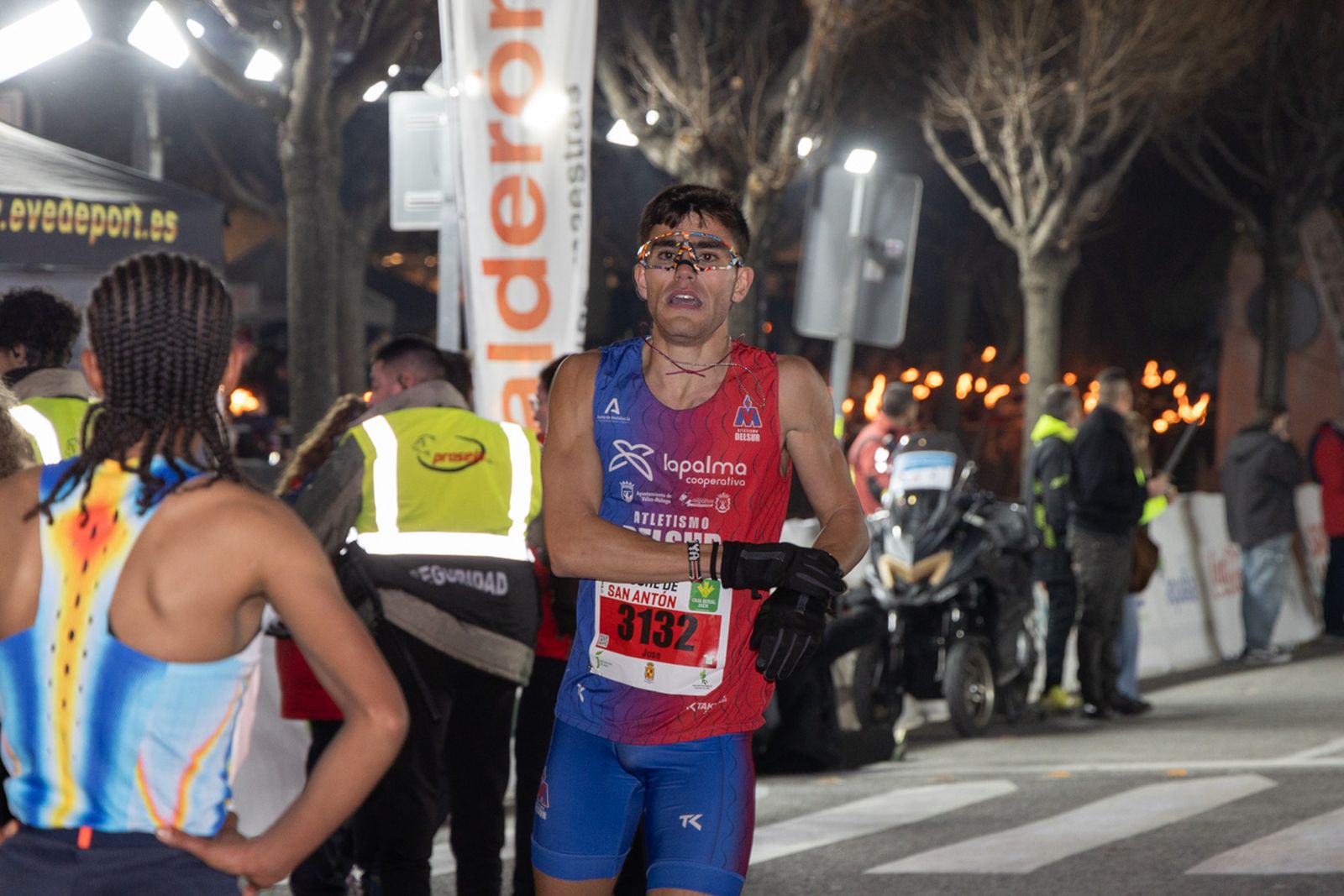 En imágenes: búscate en tu llegada a meta de la Carrera de San Antón 2026 (21)