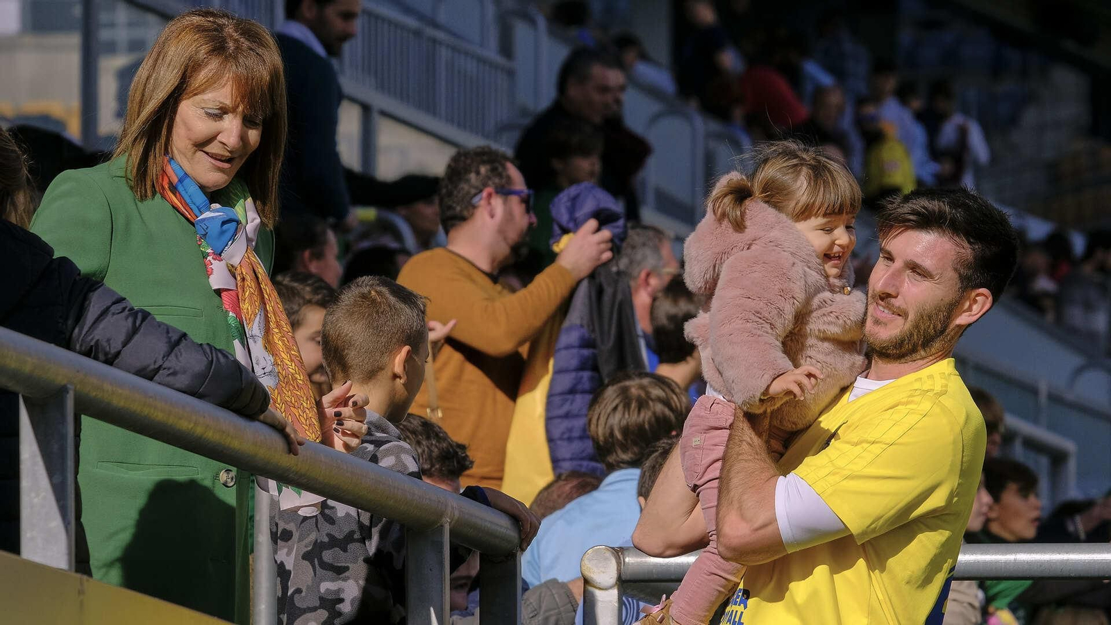 Partido de fútbol a beneficio de la Asociación de Reyes Magos en Carranza