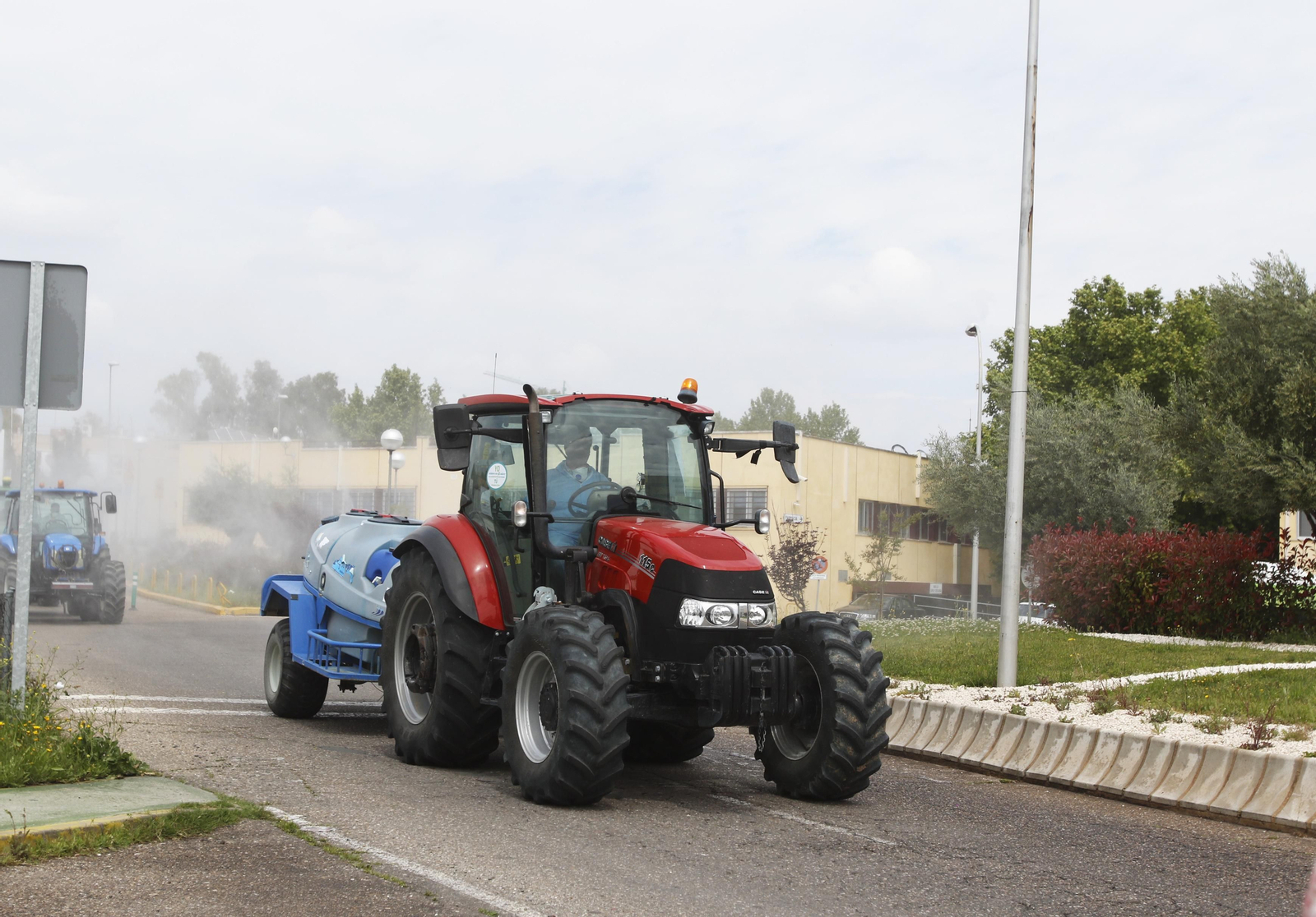 Las fotos del homenaje de los agricultores a los sanitarios de Córdoba