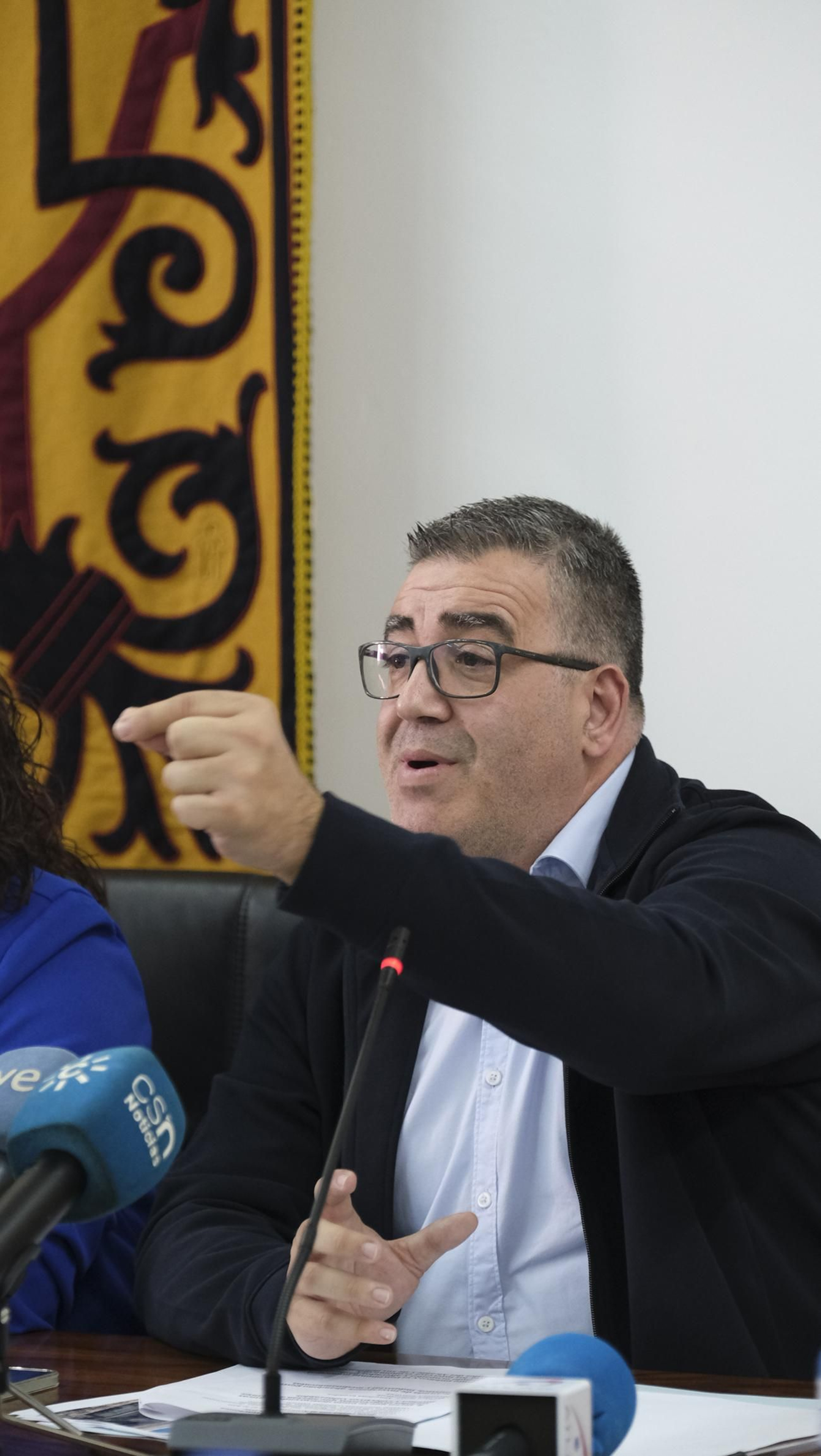 Las imágenes de la moción de censura en el Ayuntamiento de Carboneras