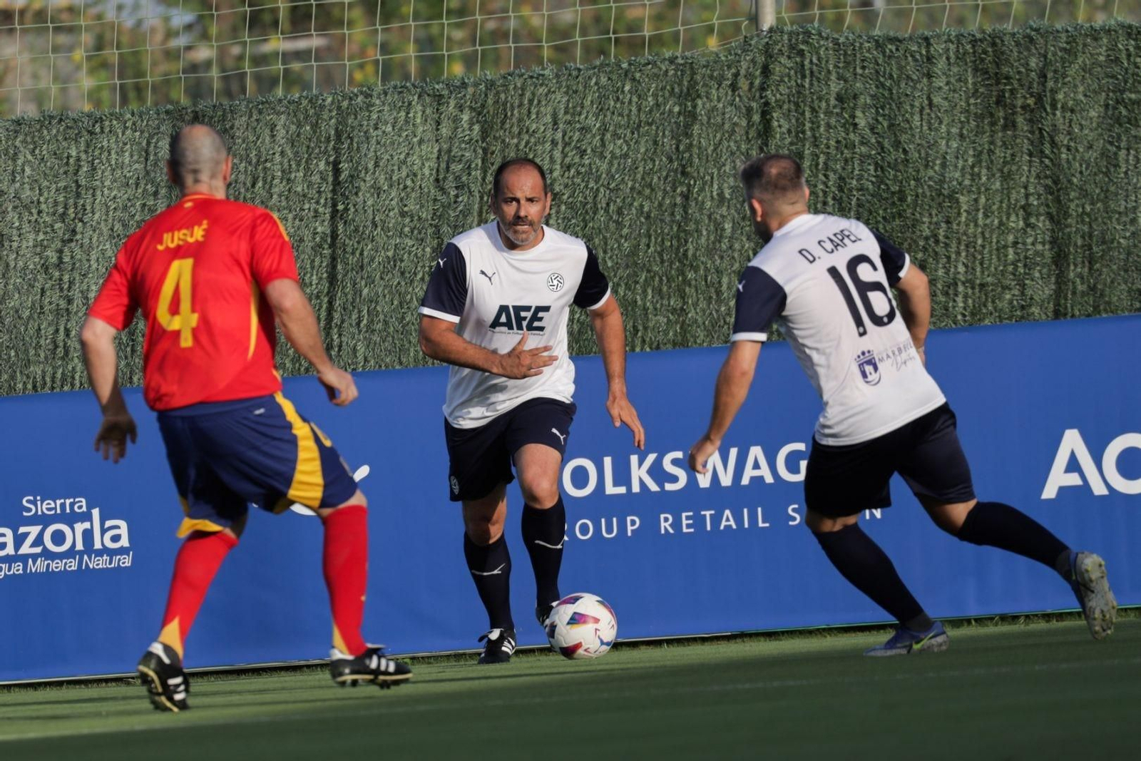 Leyendas e históricos en Marbella por una buena causa: Xavi, Marchena, Tamudo, Salva...