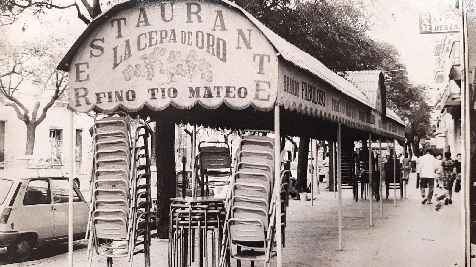 Marquesina del restaurante La Cepa de Oro, en calle Porvera, años `70.