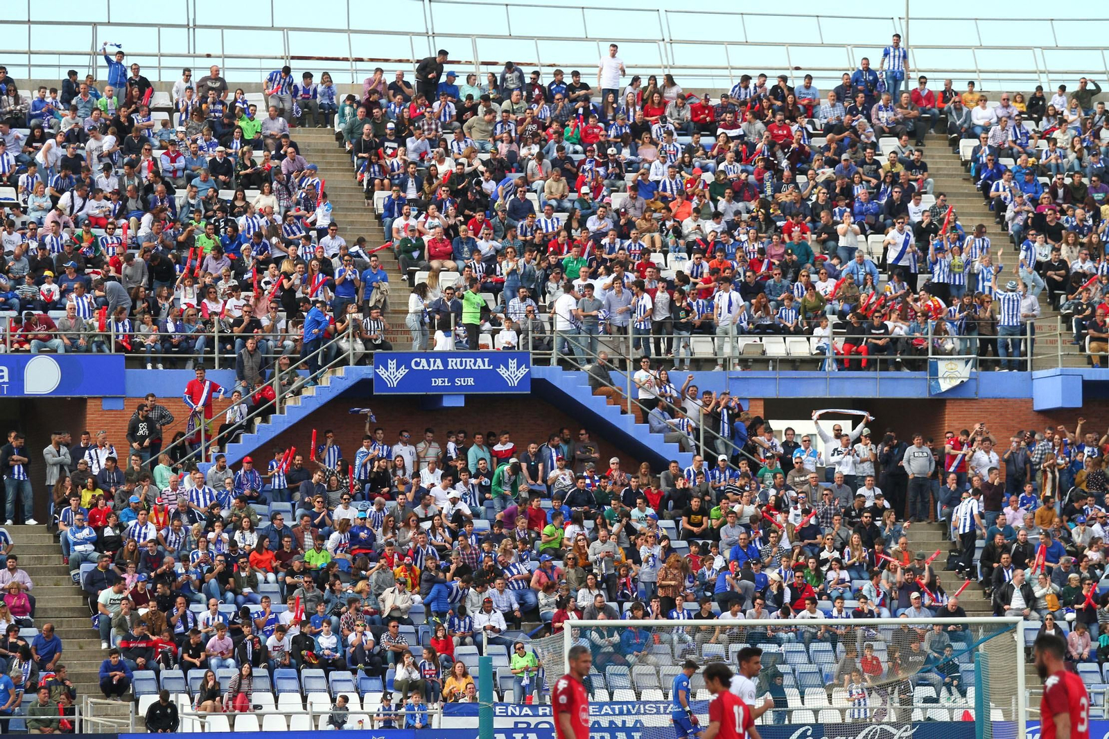 Ambientazo en las gradas del Recreativo de Huelva y el San Fernando