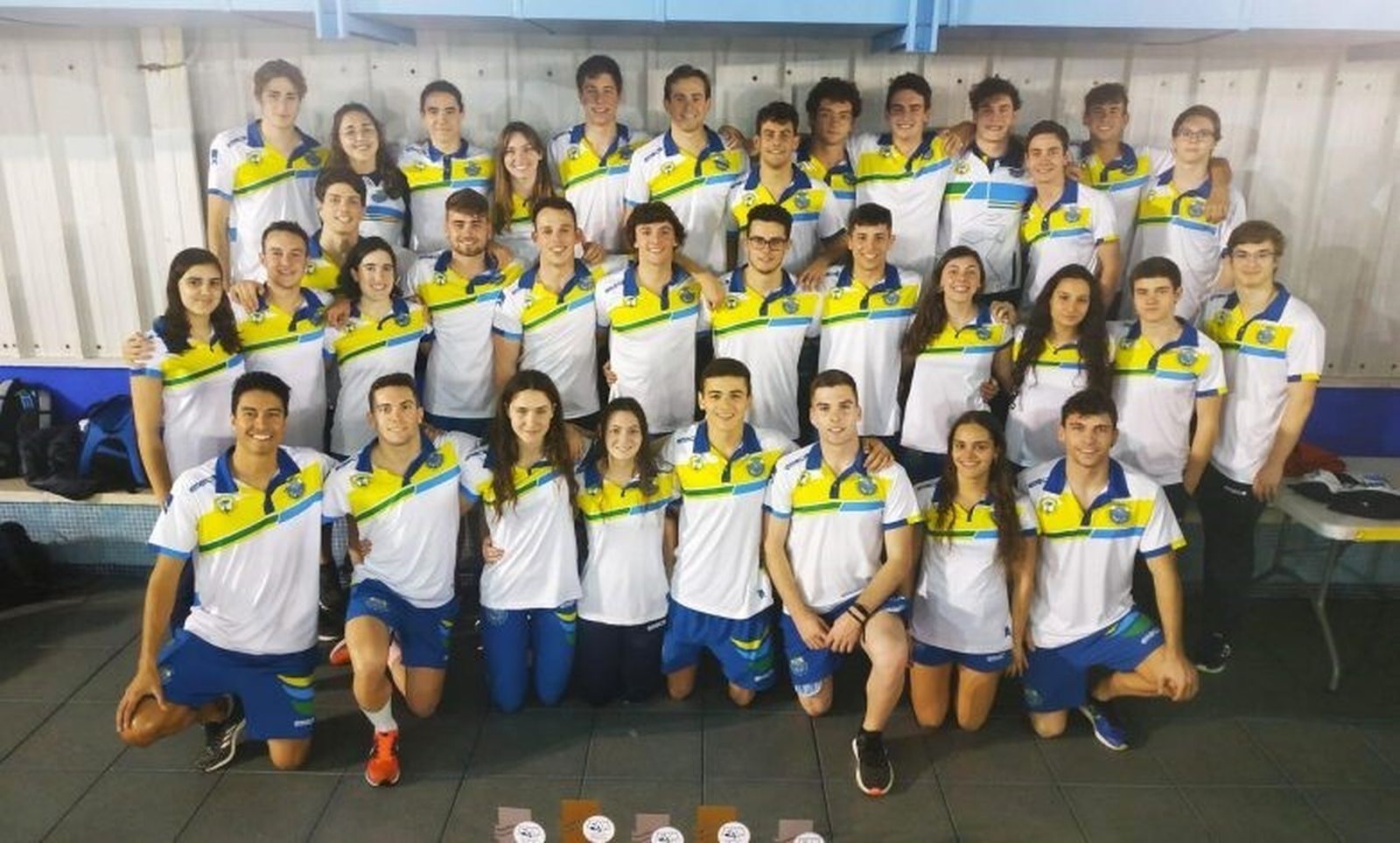 El equipo del CN Mairena que ganó el último campeonato regional.