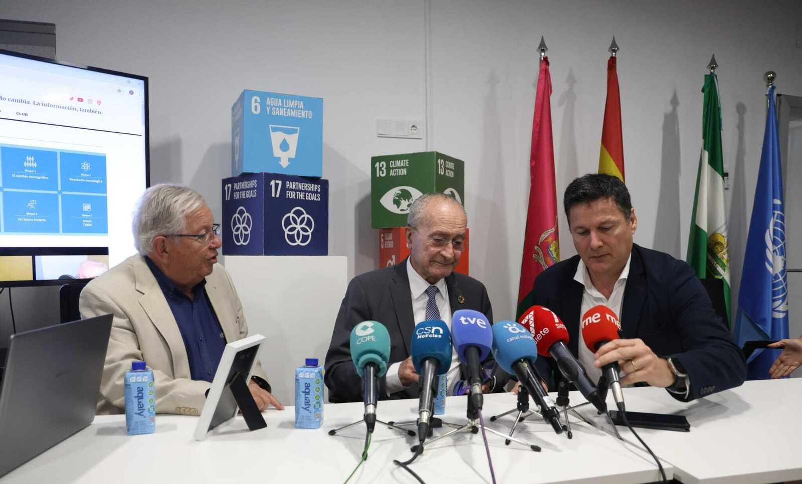 El alcalde de Málaga, Francisco de la Torre, durante la mesa redonda de Fundación Axa.