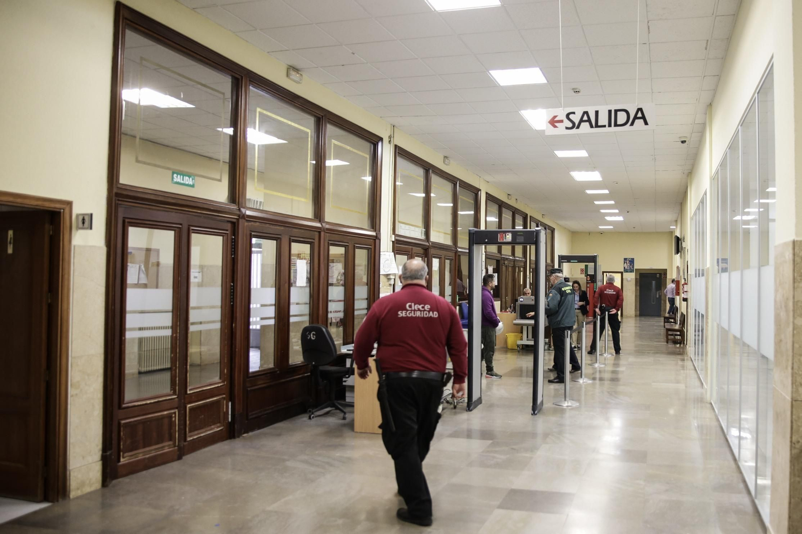 El edificio de los juzgados del Prado de San Sebastián, al que vuelven varios juzgados de lo Penal de Sevilla provisionalmente.
