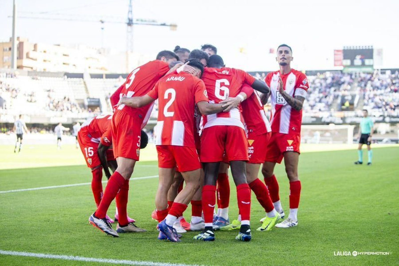La UD Almería celebra un gol.