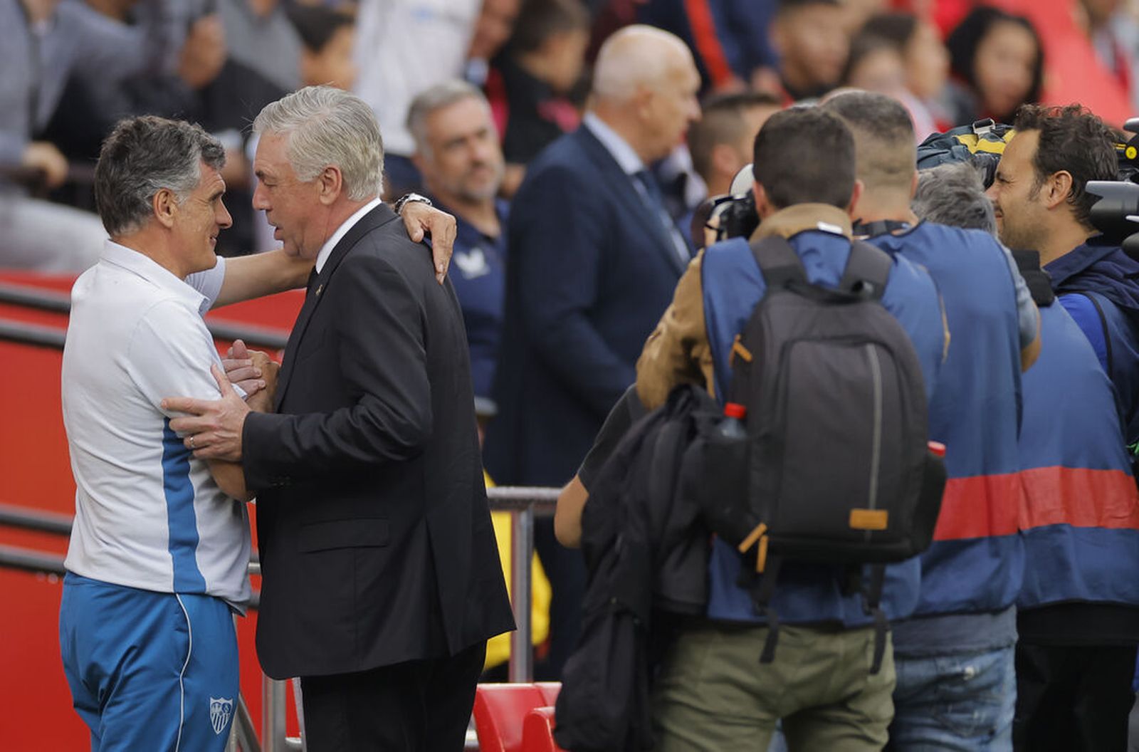 Ancelotti desea suerte a Mendilibar en el Sevilla-Madrid del pasado mayo, antes de la final de Budapest.