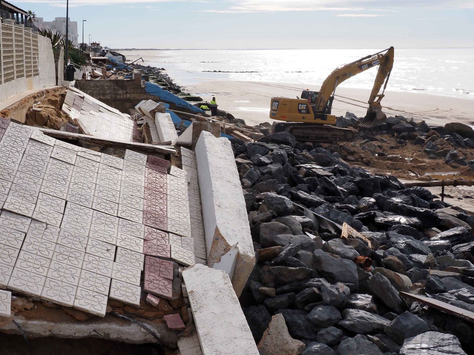 Trabajos de refuerzo del frente litoral, este miércoles