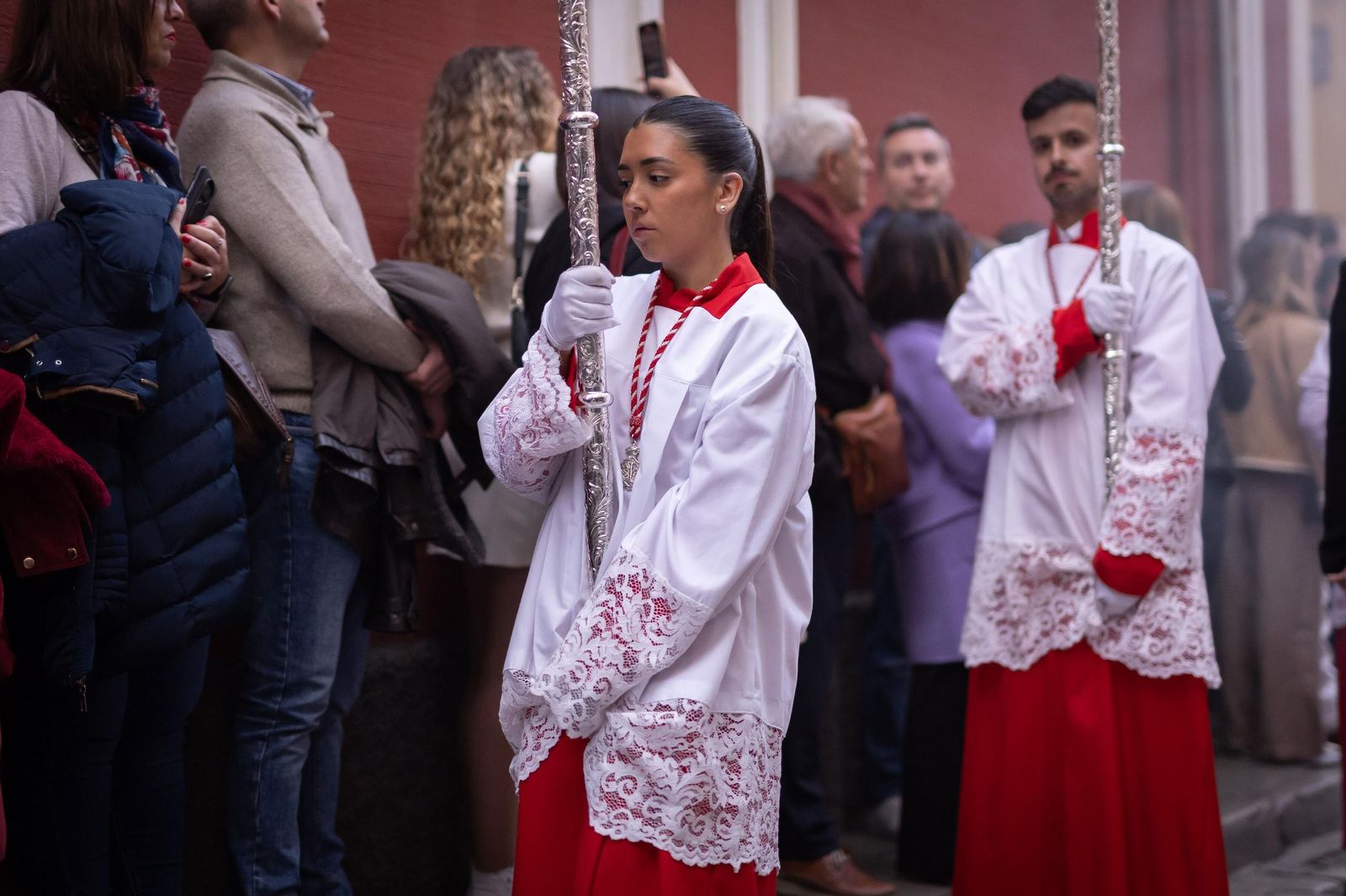 Las mejores fotos del nuevo recorrido por el Realejo de la procesión de la Aurora en el Jueves Santo de Granada