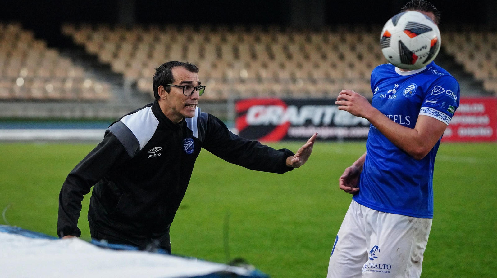 Victoria del Xerez DFC ante el Vélez Cf (2-0)
