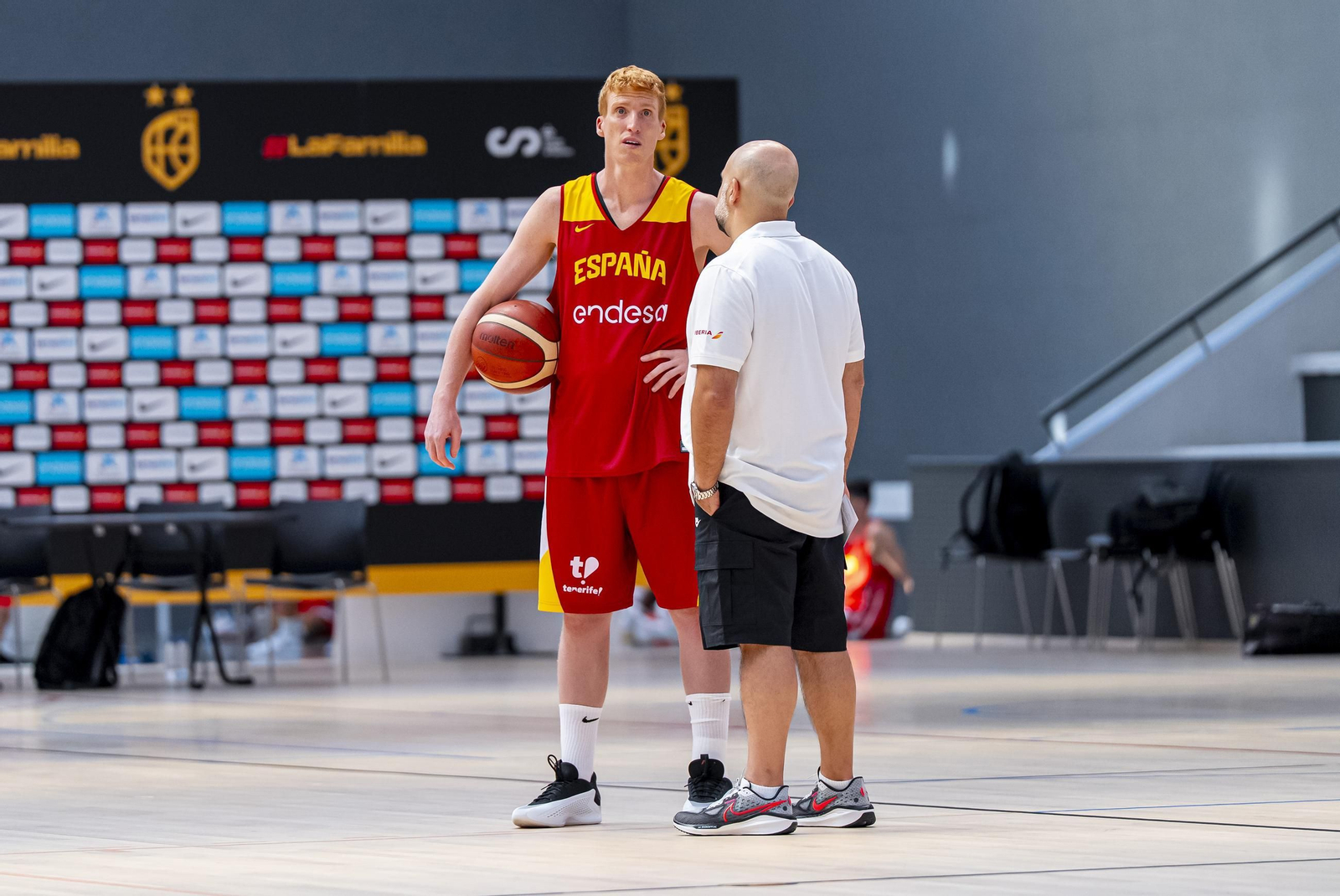 El primer entrenamiento de España con Mario Saint-Supéry y Alberto Díaz