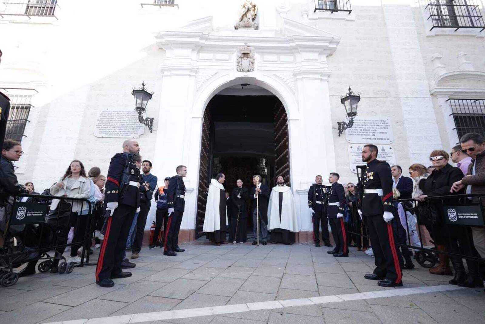 Las imágenes de la procesión del Santo Entierro de la Semana Santa de San Fernando 2023