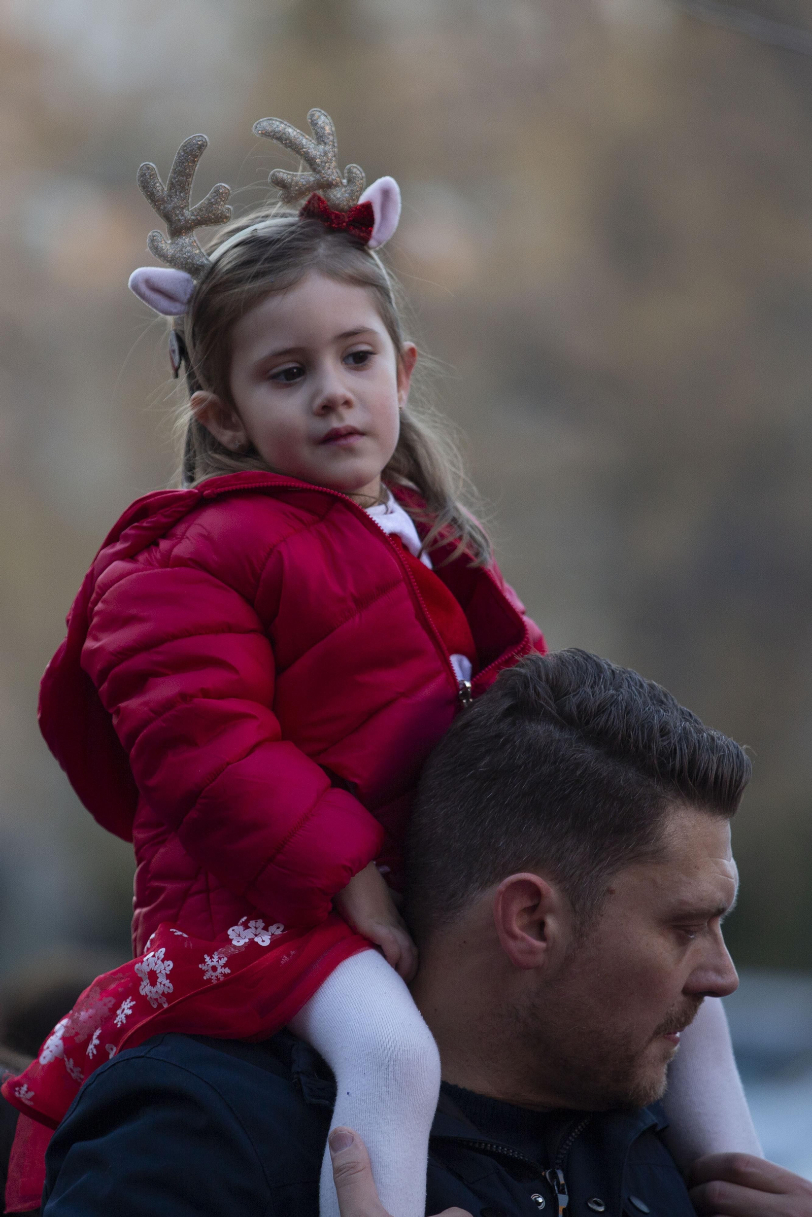 Así ha sido la cabalgata de Papa Noel por Granada