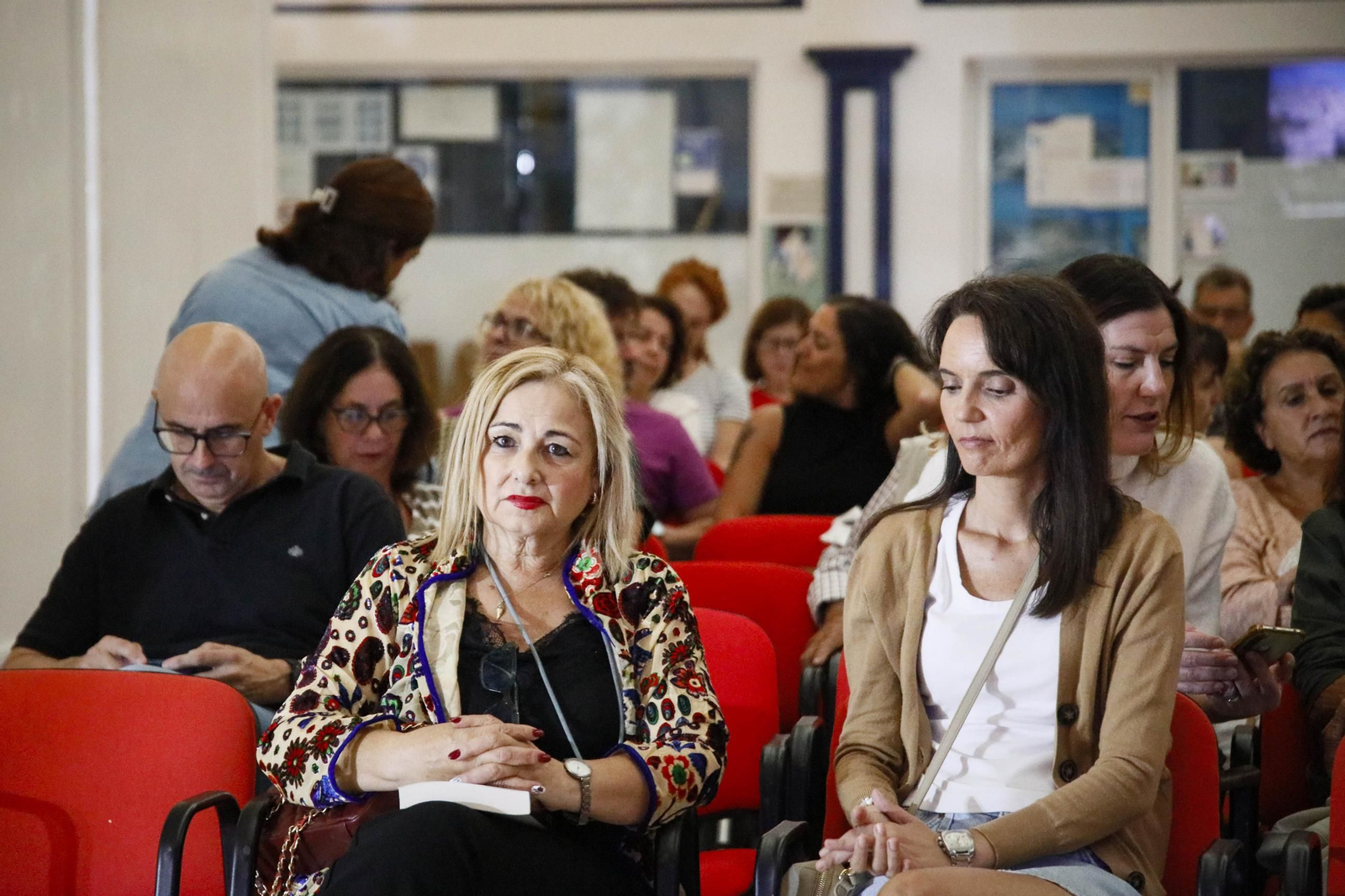 Las imágenes de la presentación del libro "El Clan" de Carmen Mola en Mojácar