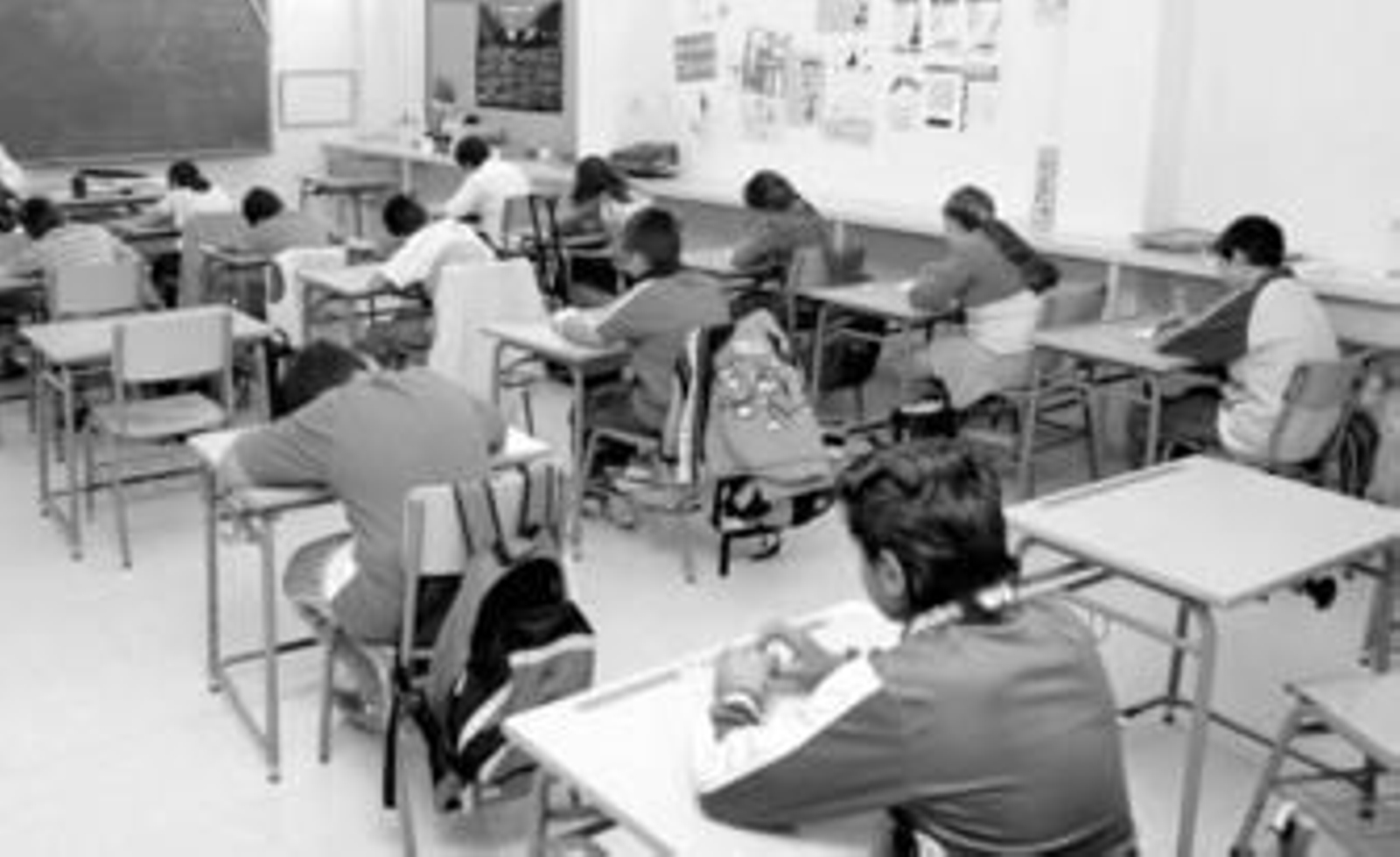 Escolares en un aula de un colegio de Huelva.