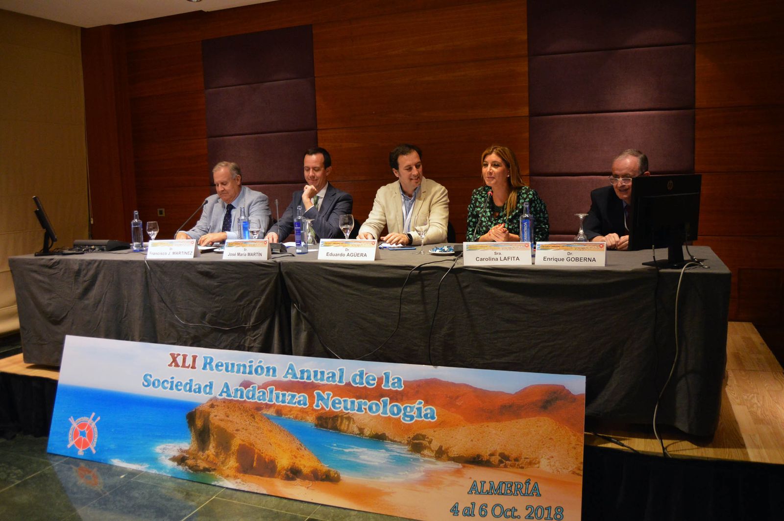 Mesa inaugural con las autoridades y el presidente de la Sociedad Andaluza.