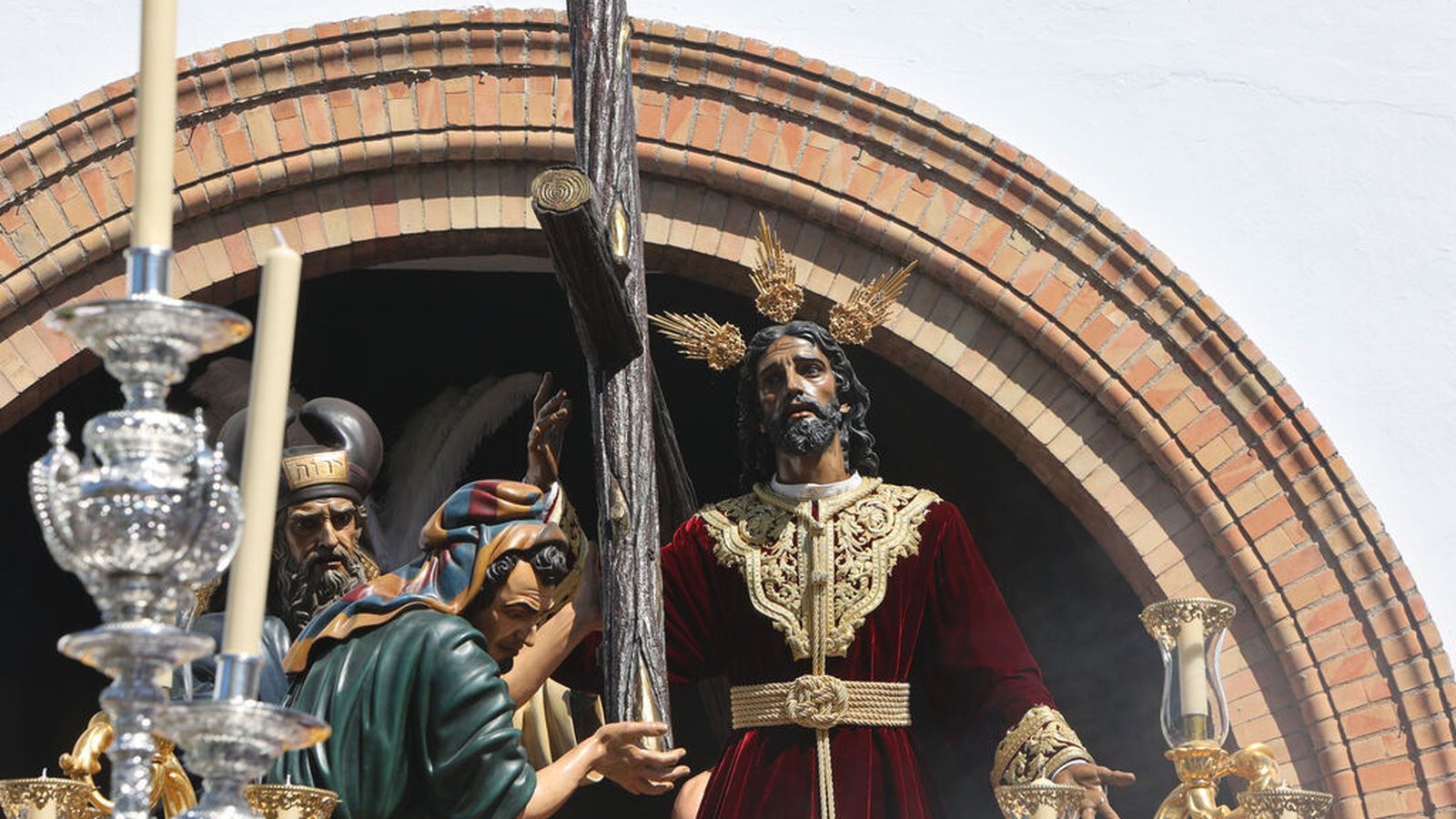 Desde San Sebastián sale la cofradía de la Paz