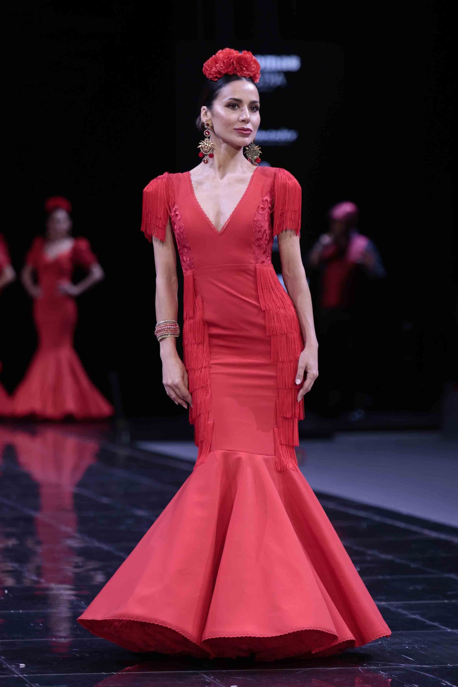 Desfile de Pilar Rubio en SIMOF de 2024, todas las fotos