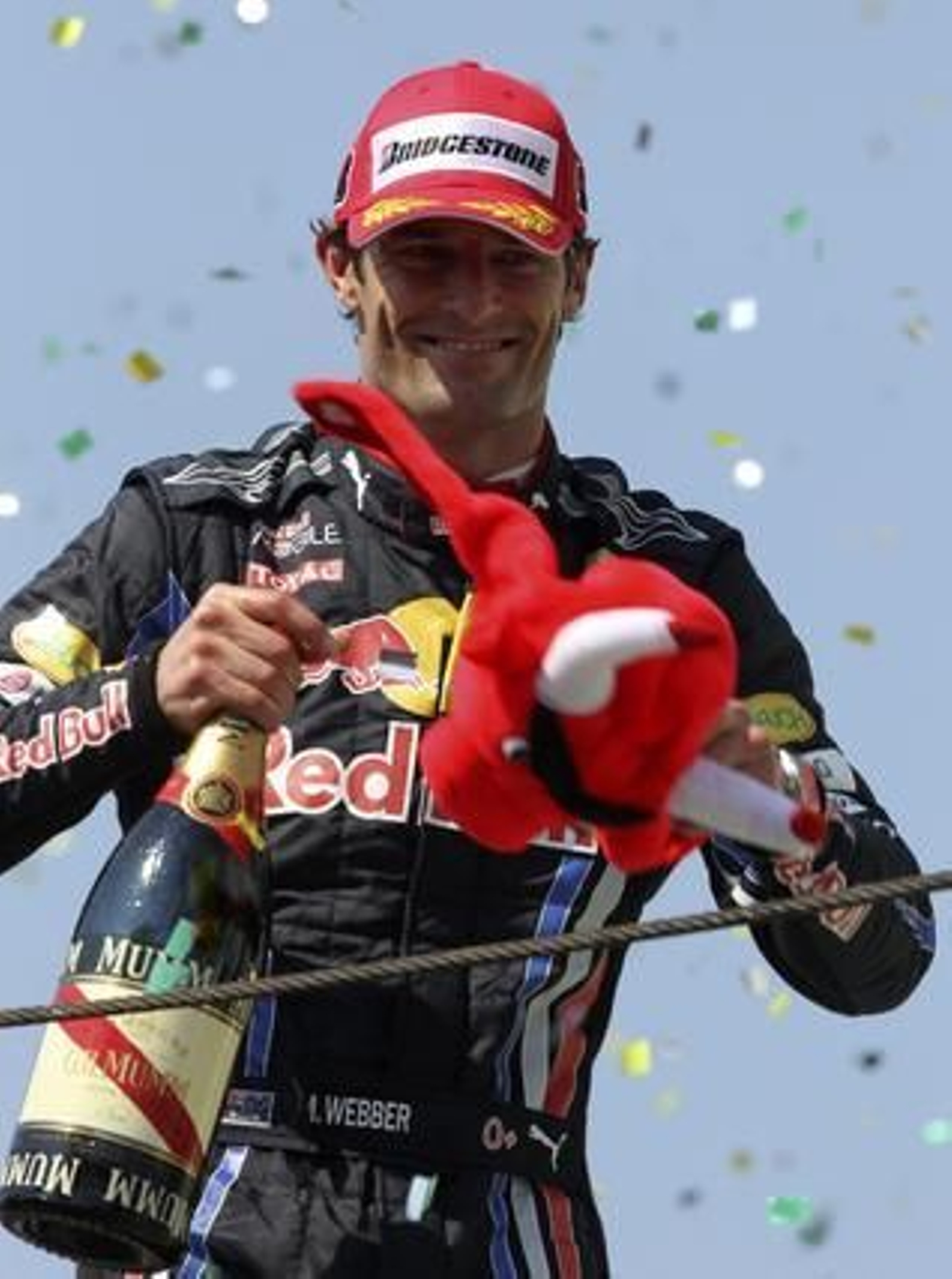 Vettel gana en Interlagos por delante de Webber y Alonso. / Reuters
