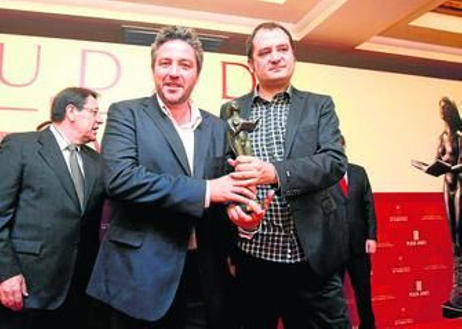 Àlex Rovira (izquierda) y Francesc Miralles, flamantes ganadores del Ciudad de Torrevieja.