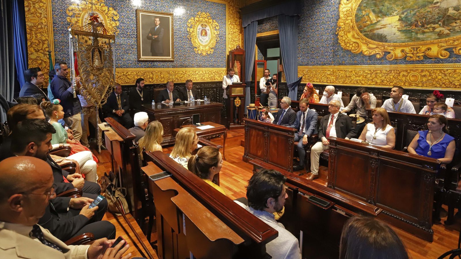 Entrega de la Medalla de la ciudad a la hermandad del Rocío de Algeciras