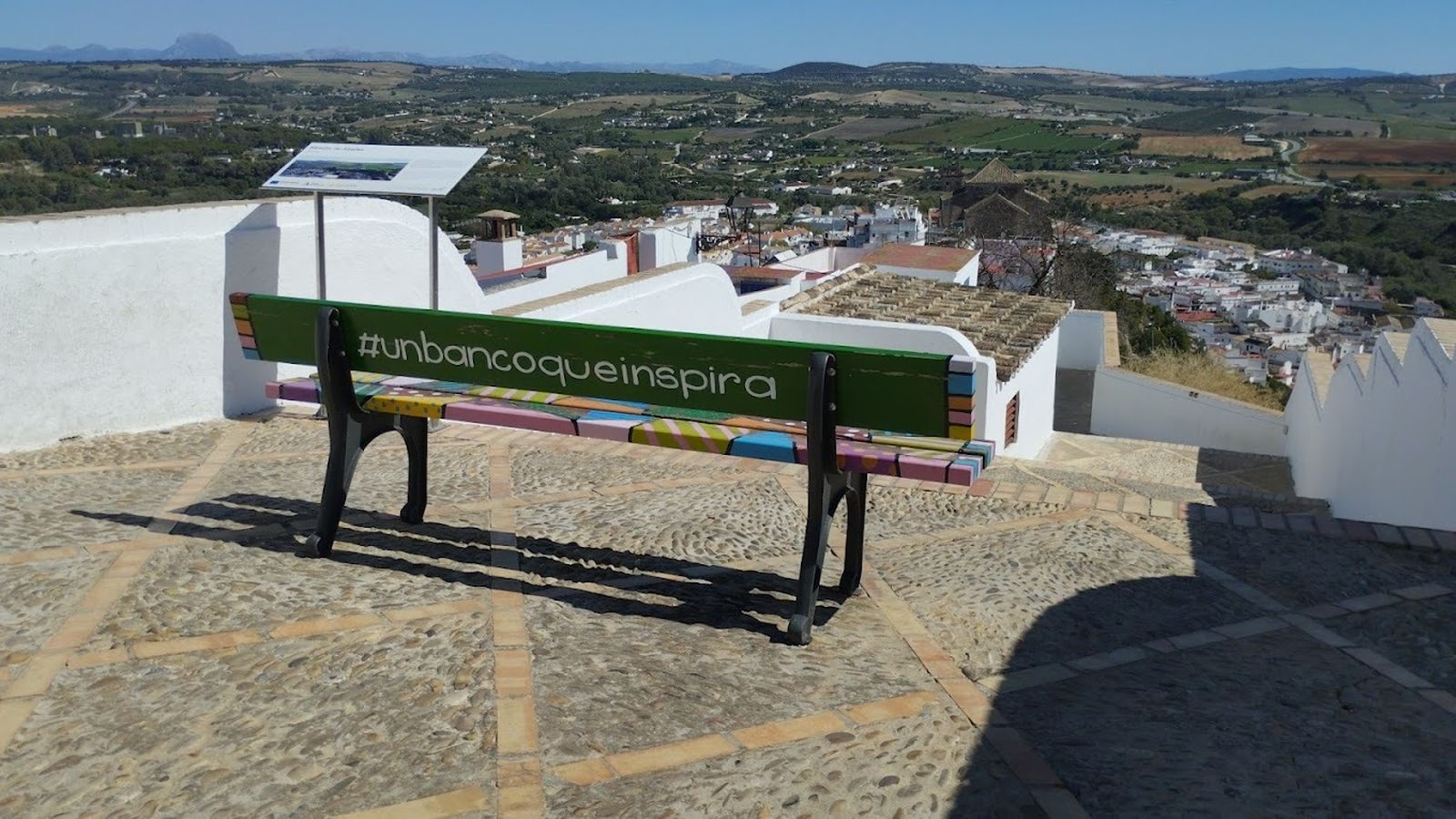 Un banco que inspira, en Arcos.