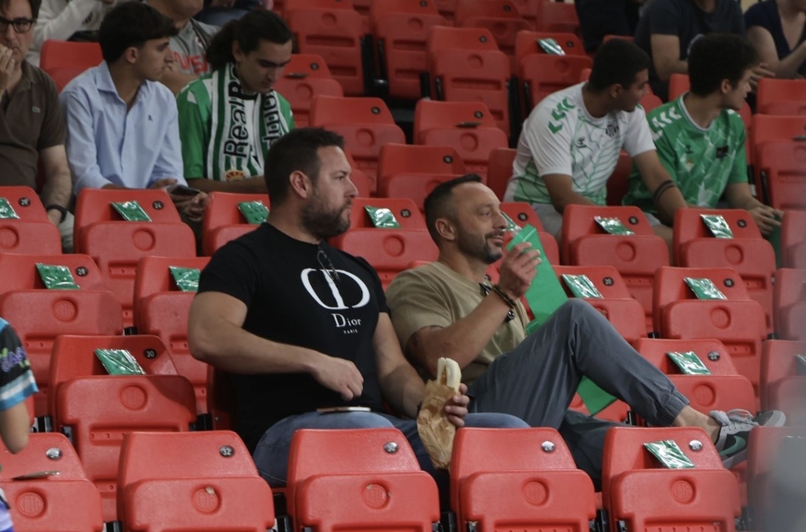 Búscate en el o Betis Granada de baloncesto