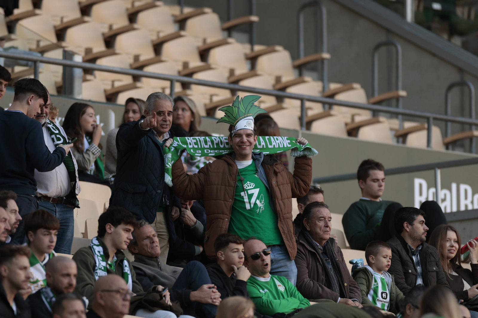 Búscate en las fotos del Betis - Girona