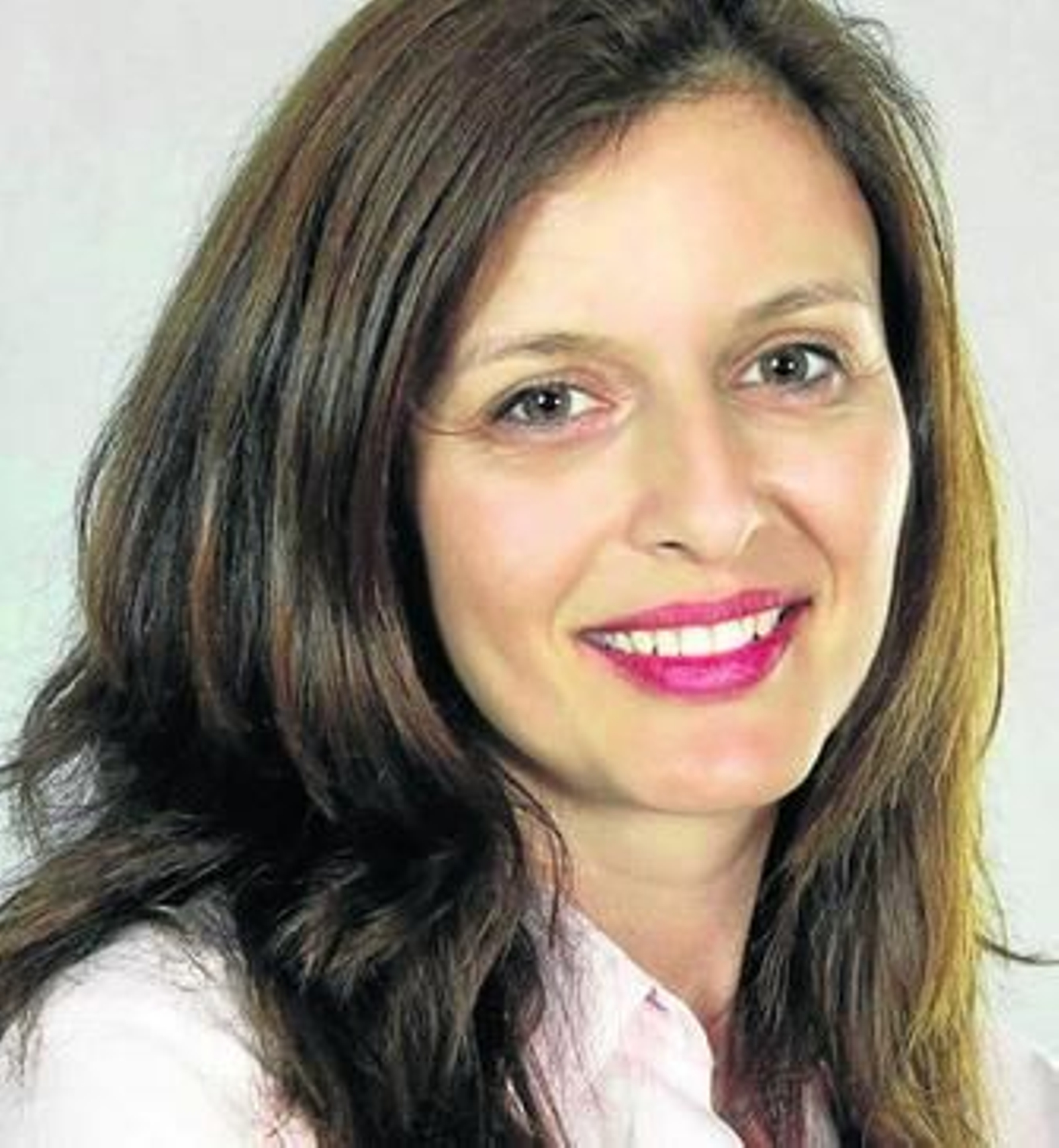 La escritora Diana Al Azem ha publicado su novela ´Cardamomo' sobre el drama de la guerra en Siria.