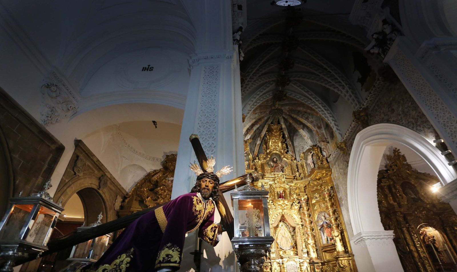 Intensa jornada cofrade en Jerez a pesar de la lluvia
