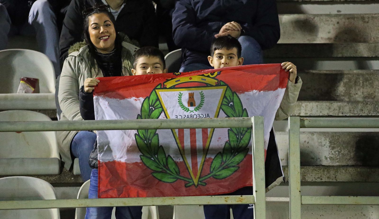 Fotos de la afición en el Nuevo Mirador