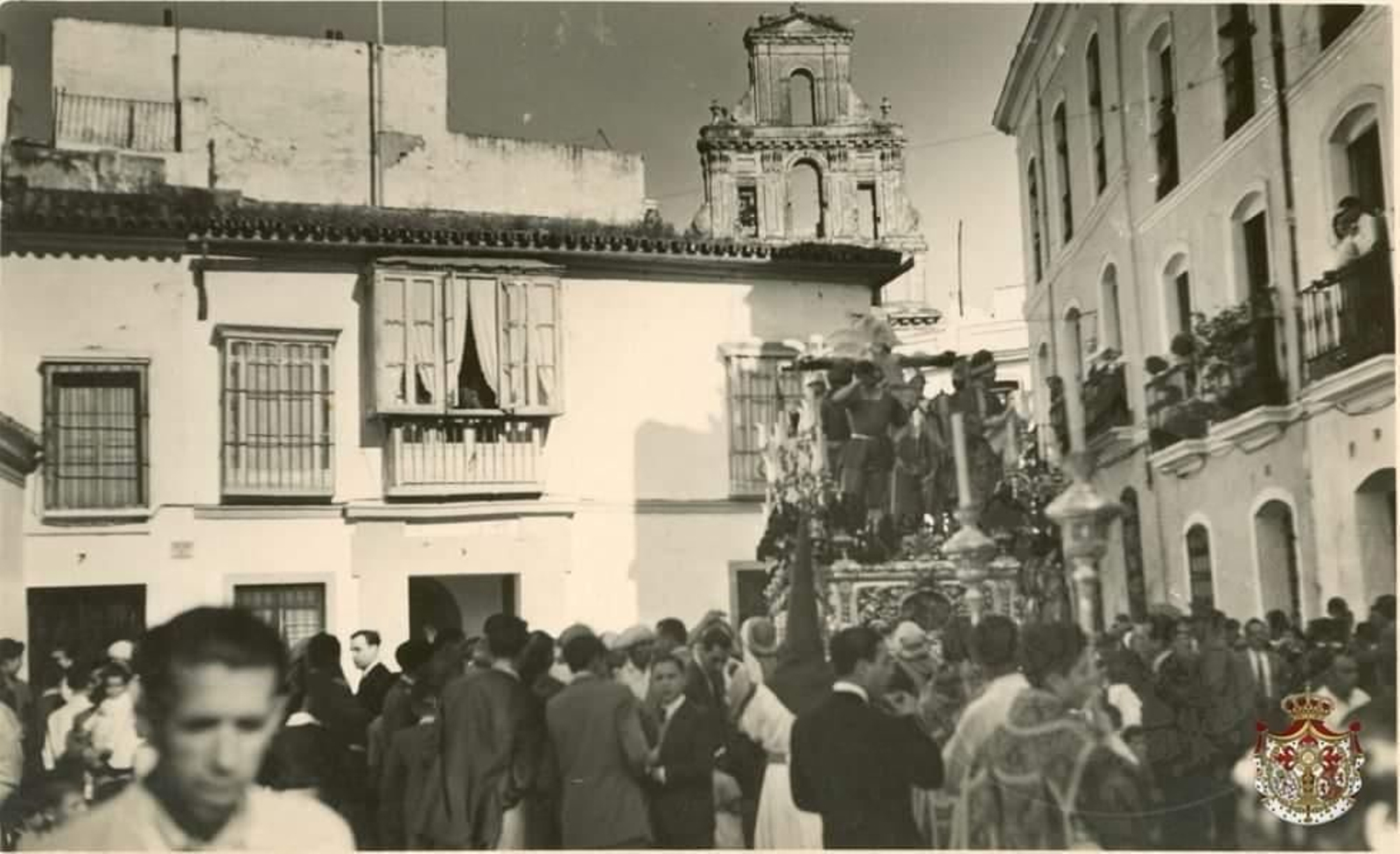 El misterio de la Exaltación discurre por la calle Dueñas