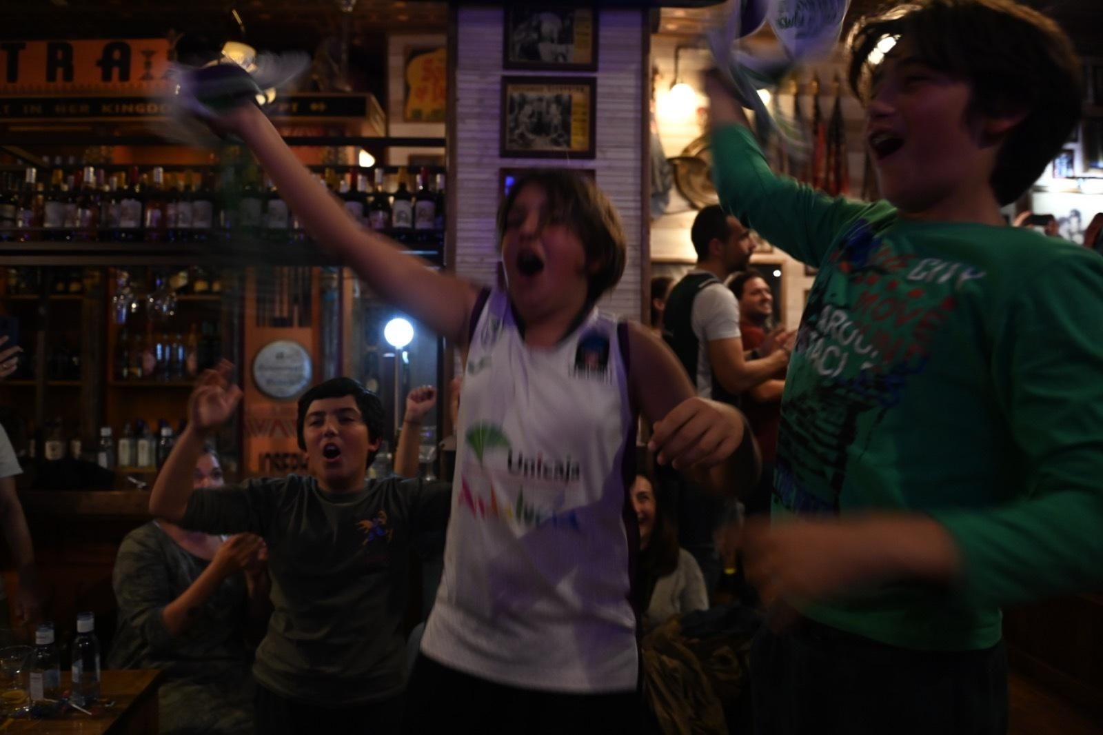 La fiesta del Le Grand Café del Centro con el Unicaja, en imágenes