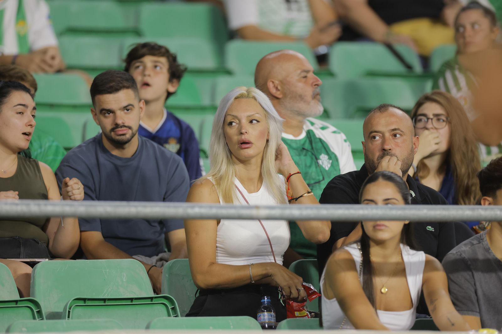 Búscate en las fotos del Betis-Valencia