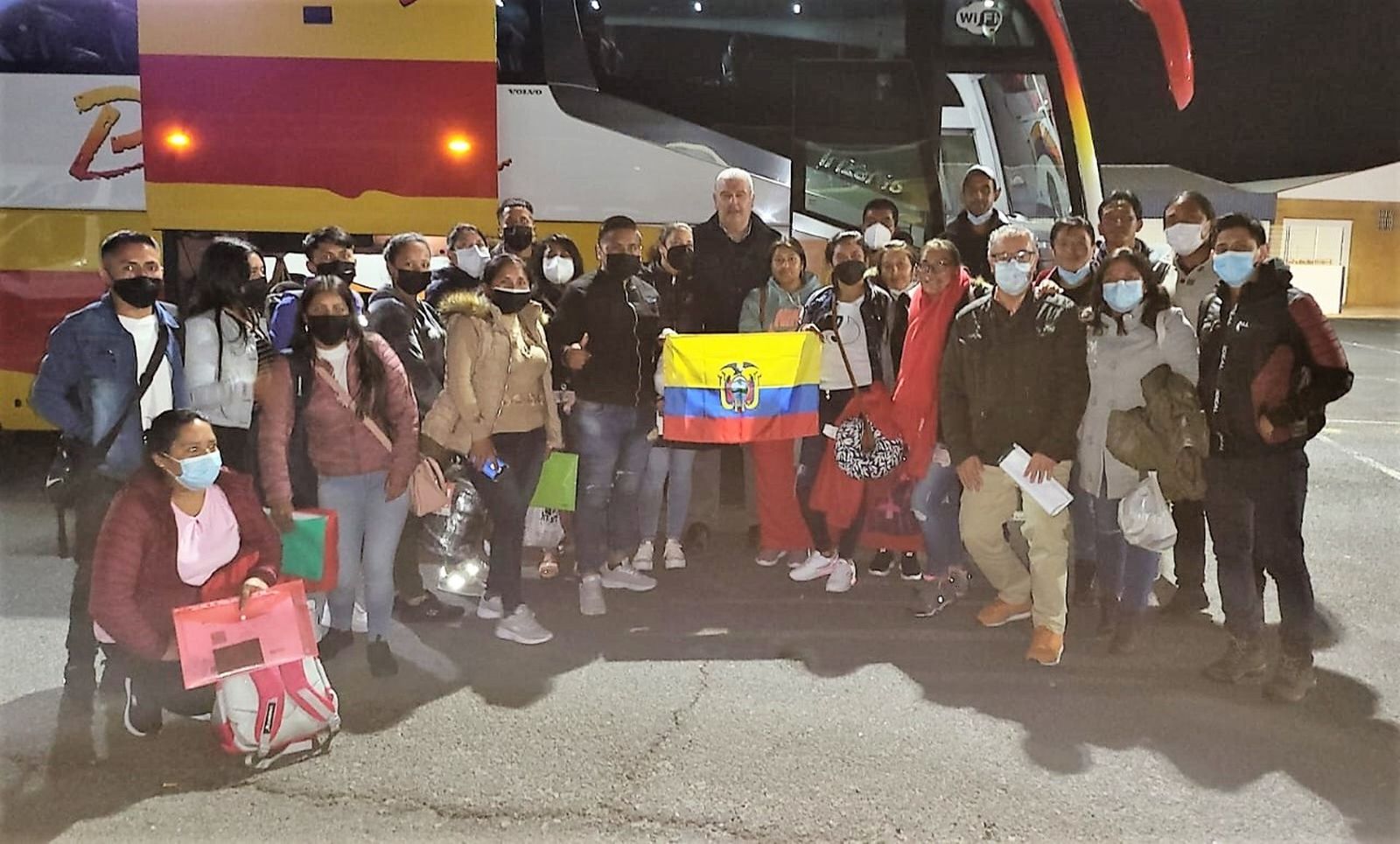 Llegada a Huelva de los 23 ecuatorianos contratados por UPA para la campaña de frutos rojos y cítricos.