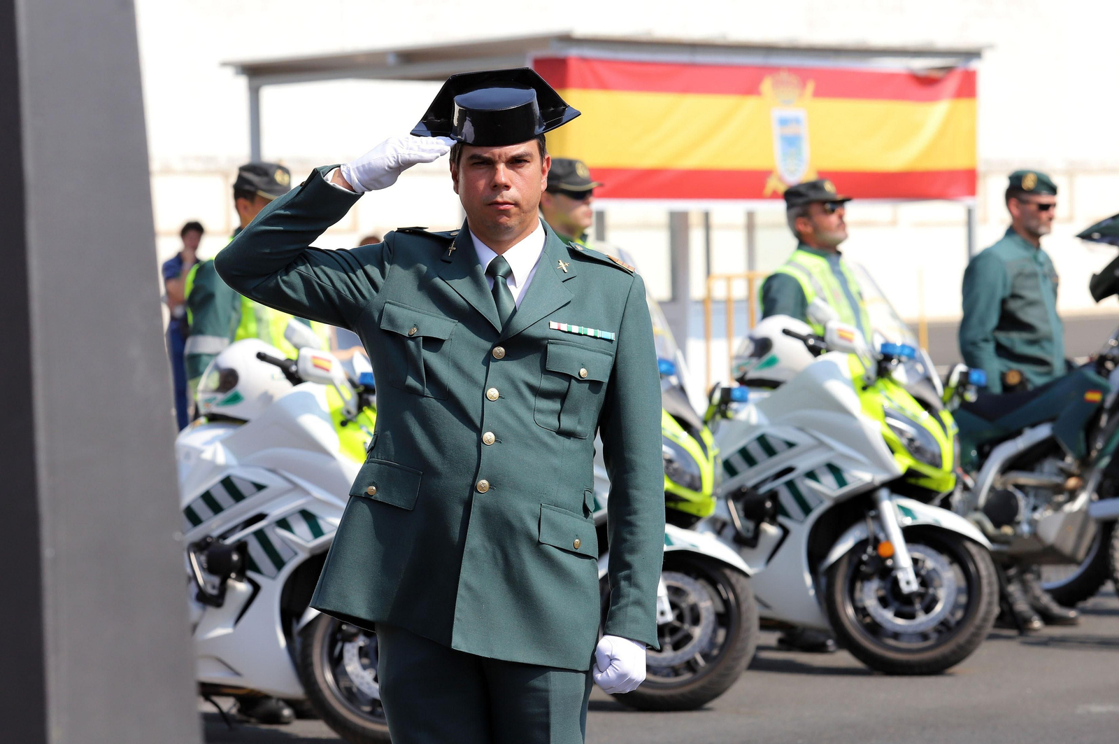 Imágenes de la toma de posesión de Andrés López como coronel jefe de la Comandancia de la Guardia Civil en Huelva