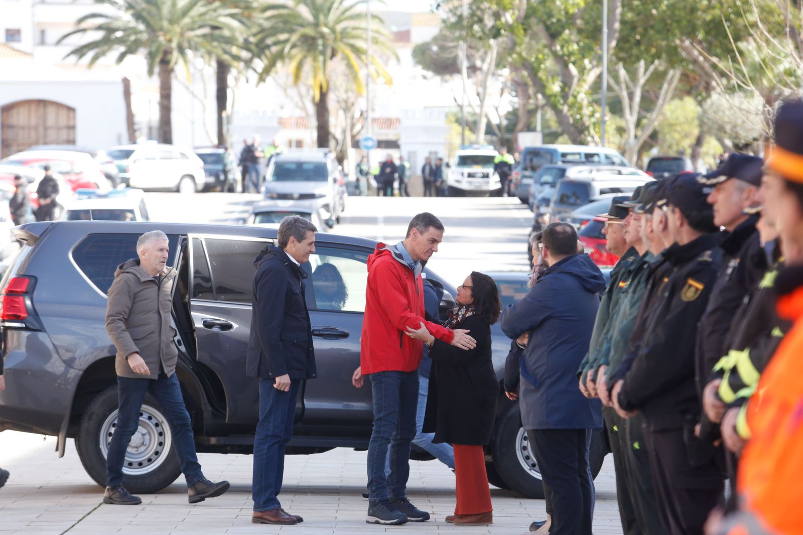 Las fotografías de la visita de Pedro Sánchez al puesto de mando avanzado de San Roque