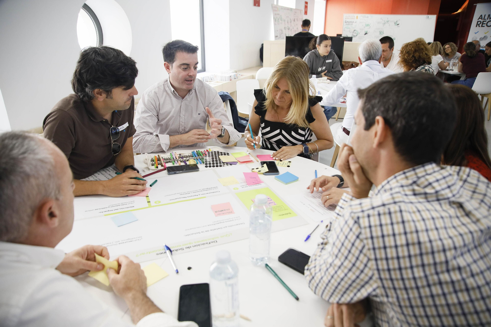 LAB de Innovación Abierta ‘Almería Residuo Cero: la economía circular para transformar la ciudad’, en imágenes