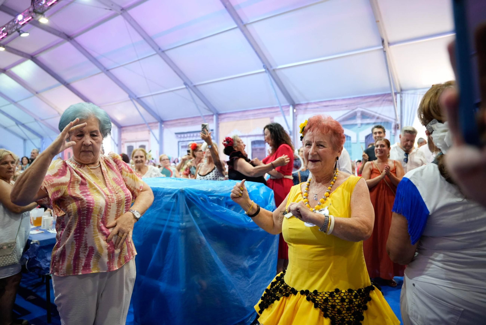 Las fotos de la comida de homenaje a la mujer en la Feria de Almería