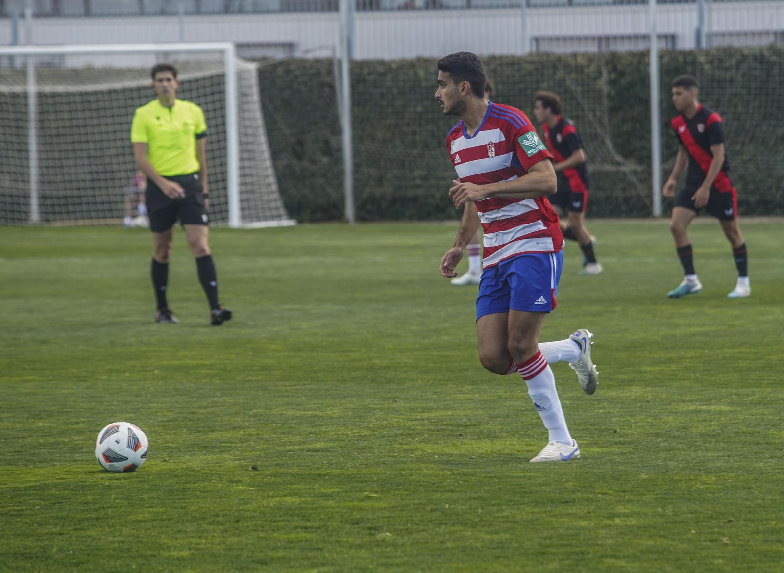El Recreativo Granada-Sevilla Atlético, en imágenes