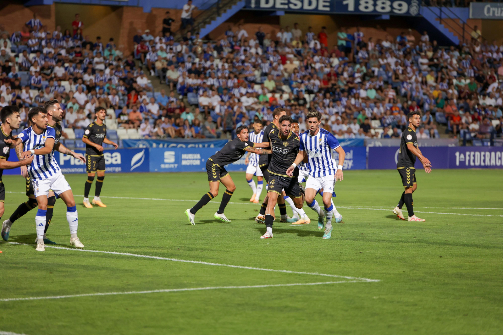 Las imágenes del partido entre el Recreativo de Huelva y el Intercity