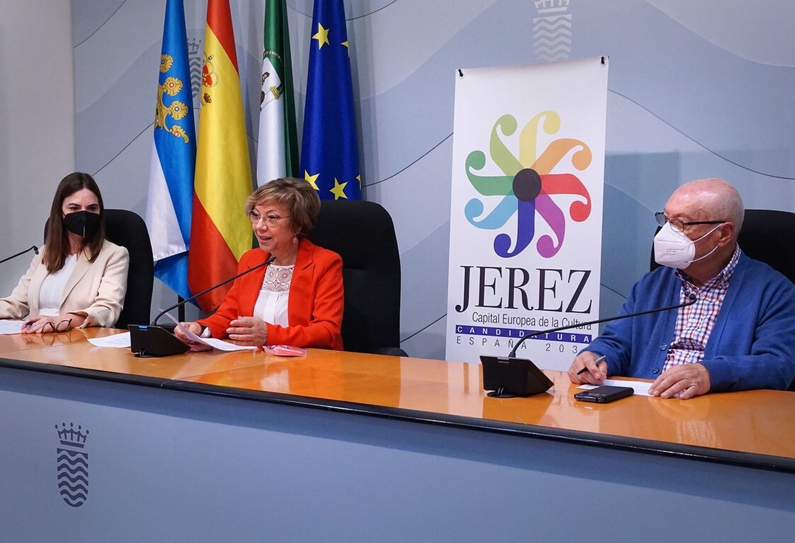 Rocío Romero, Carmen Colllado y  Antonio Carbajo, durante la rueda de prensa