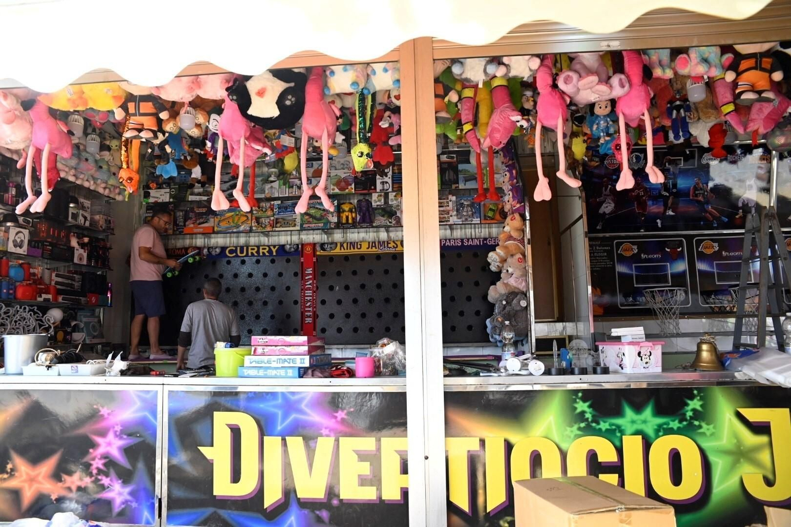 Cuenta atrás para el inicio de la Feria de Córdoba: así avanza el montaje en El Arenal, en imágenes