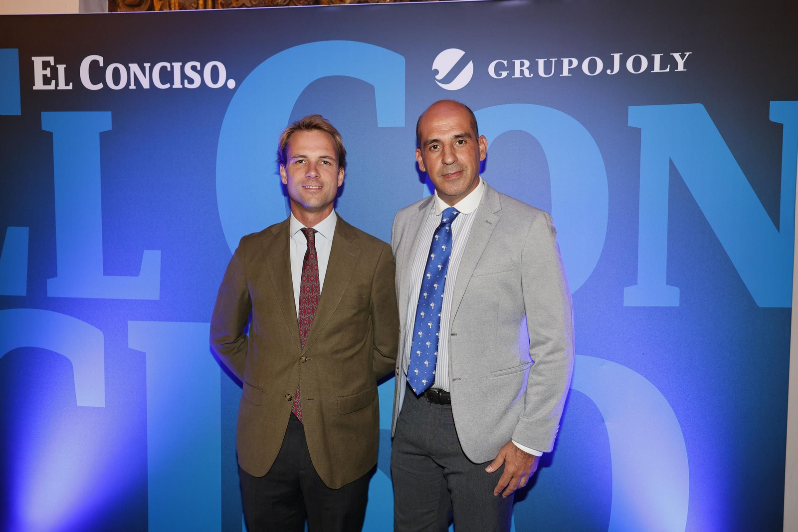 Luis Sánchez, Álvaro Gijón