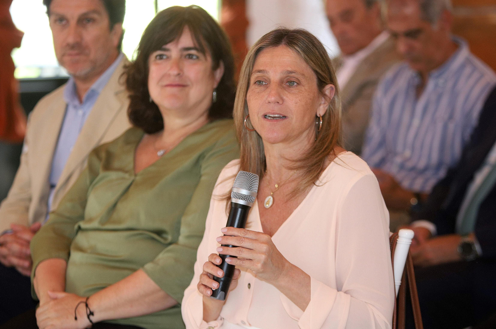 Imágenes del Foro Gerardo Rojas con Teresa Rasero como conferenciante